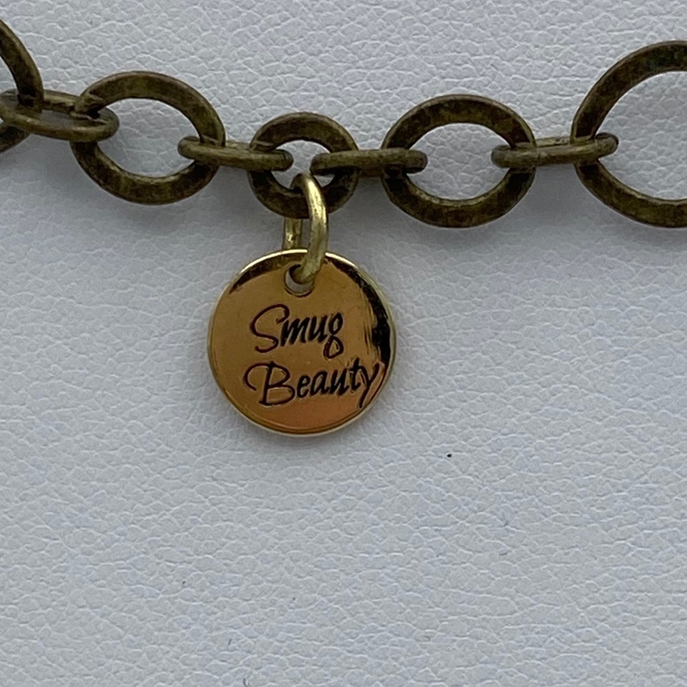 Smug Beauty Antiqued Gold Tone Rhinestone Necklace - Picture 11 of 13